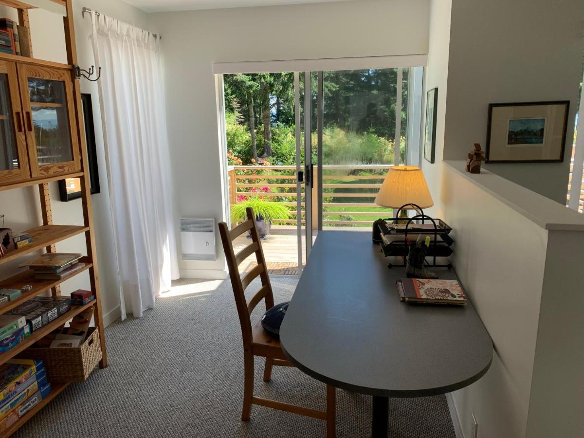 Forest By The Sea Rentals Merville Exteriör bild