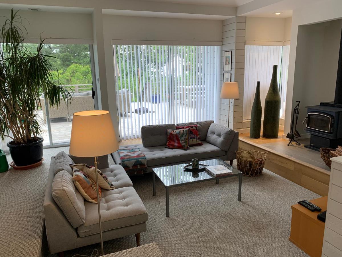 Forest By The Sea Rentals Merville Exteriör bild