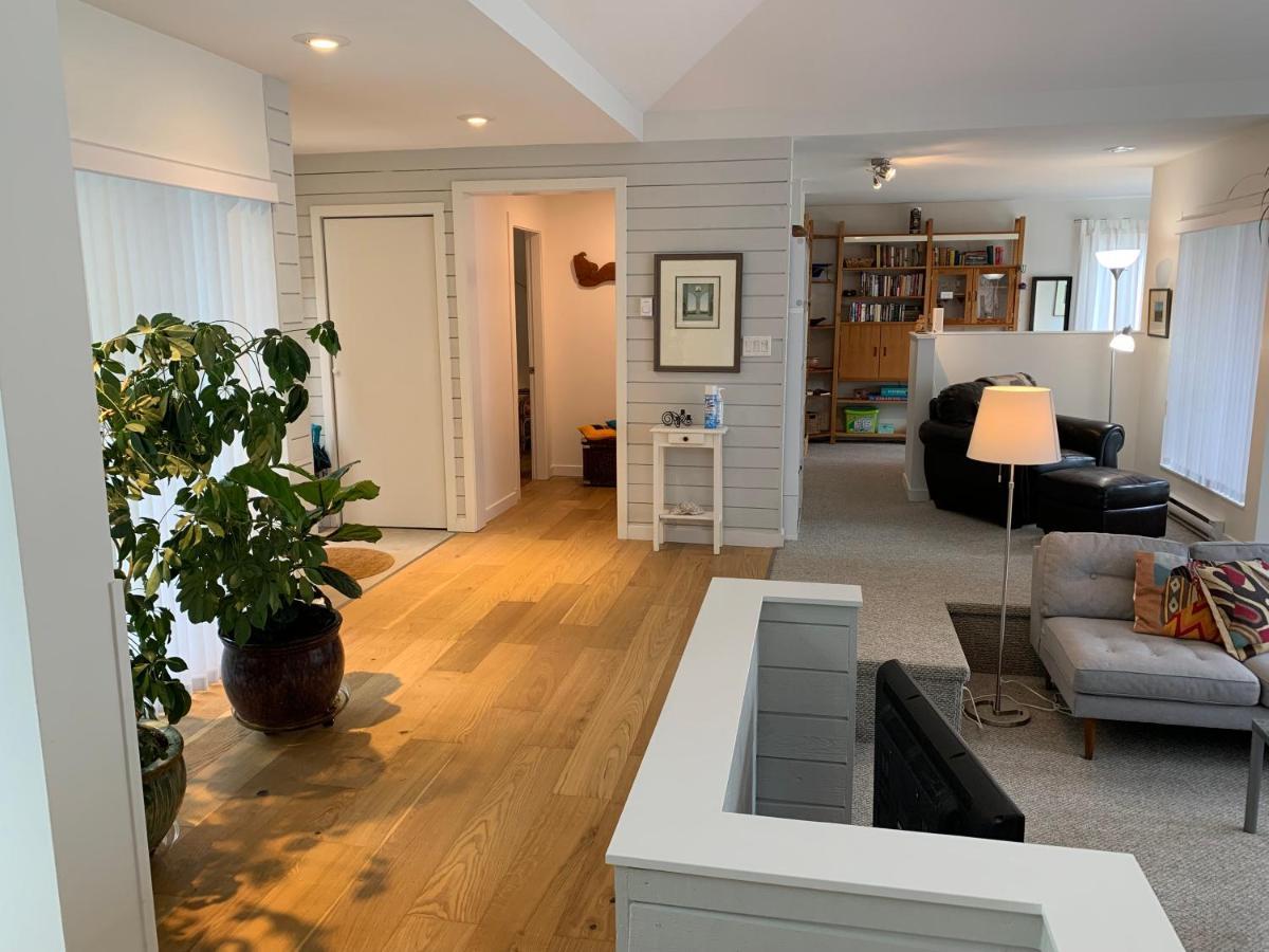 Forest By The Sea Rentals Merville Exteriör bild
